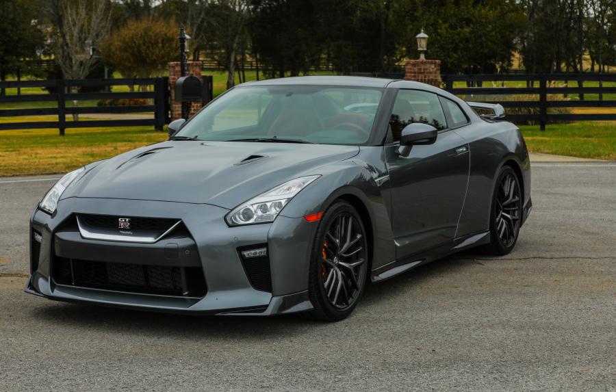  Nissan GT-R Pure (R35) 2017 года  (NA) (фото 3 из 21)